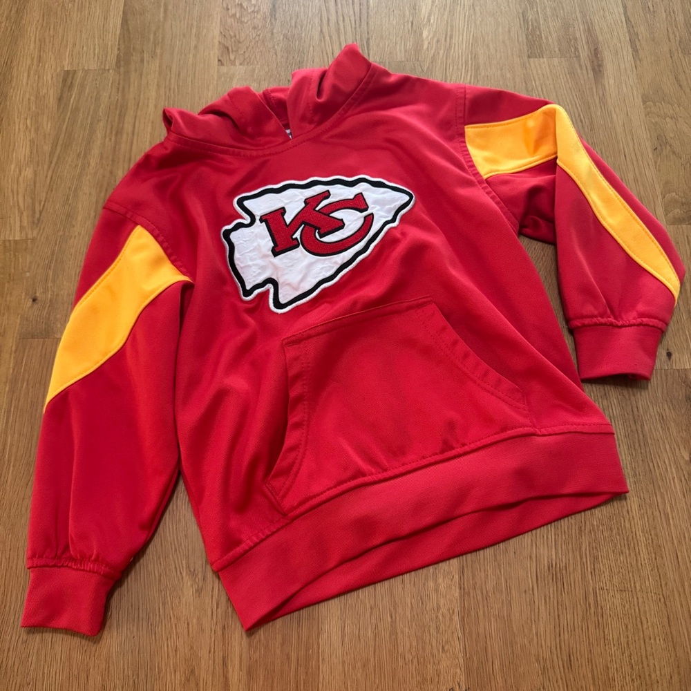 NFL Team Apparel Kids 4/5 Red KC Kansas City Chiefs Pullover Hoodie